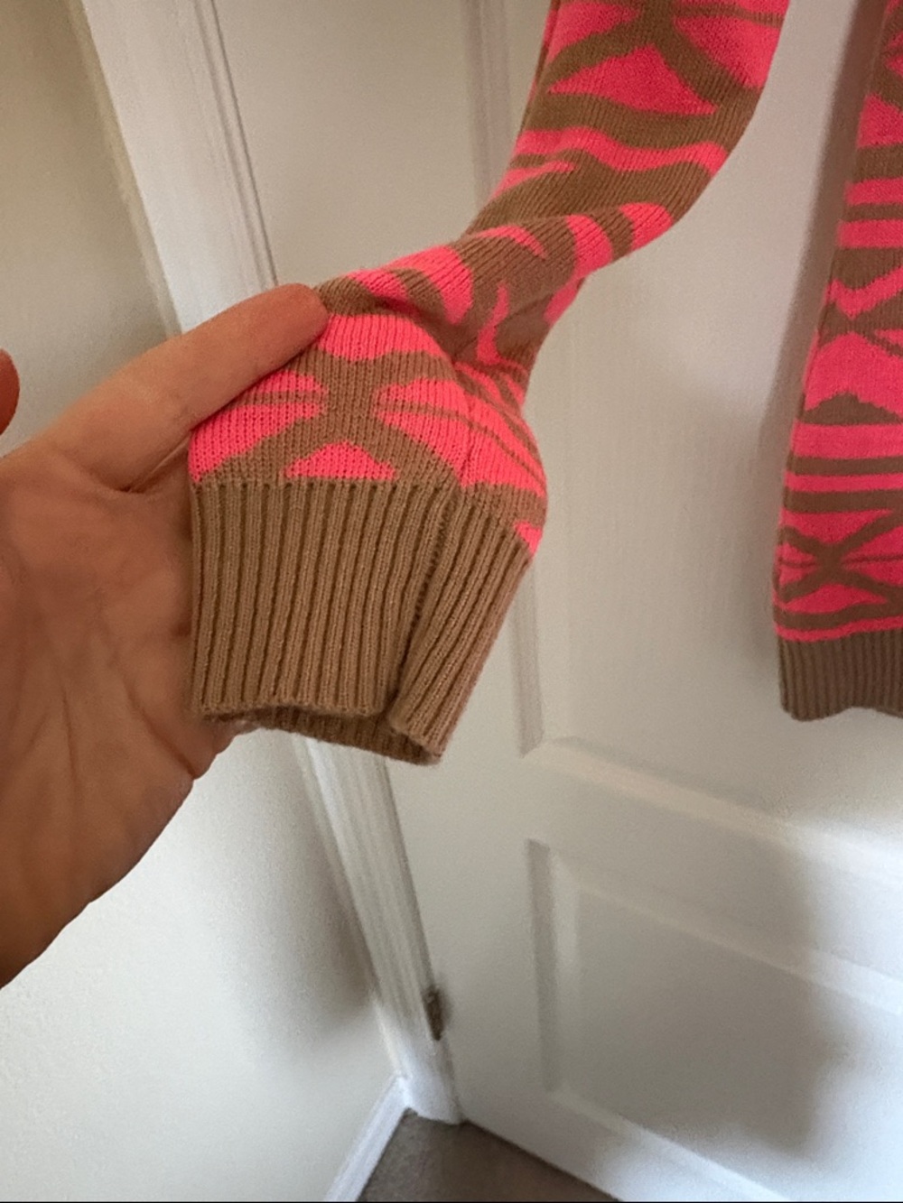 Charlotte Russe Neon Pink and Brown Geometric Aztec Y2K Scoop Neck Sweater - Picture 4 of 7